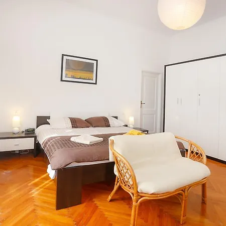 Bacvice Apartment *